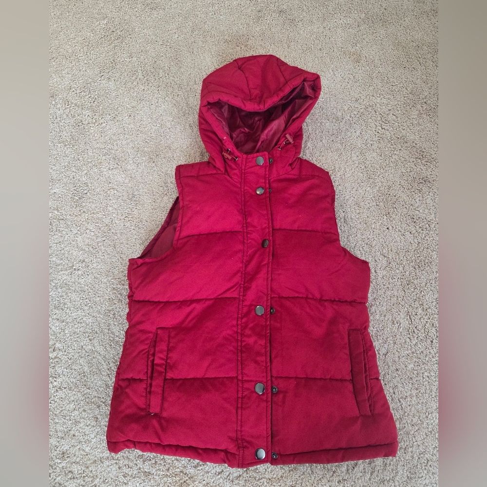 Maralyn & Me Red Hooded Puffer Vest